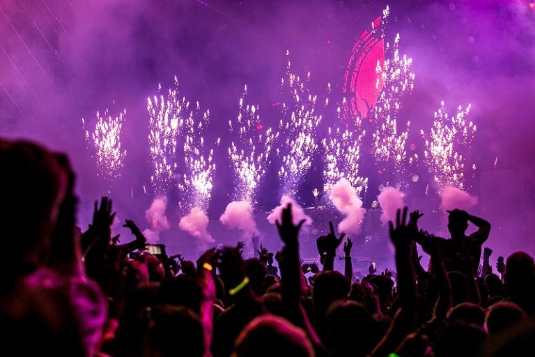 Discover the Iceland Airwaves Music Festival with AESU AESU