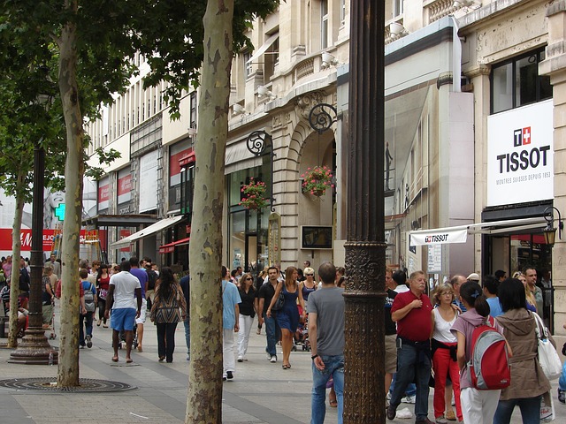 The tourist's guide to shopping at Champs-Élysée