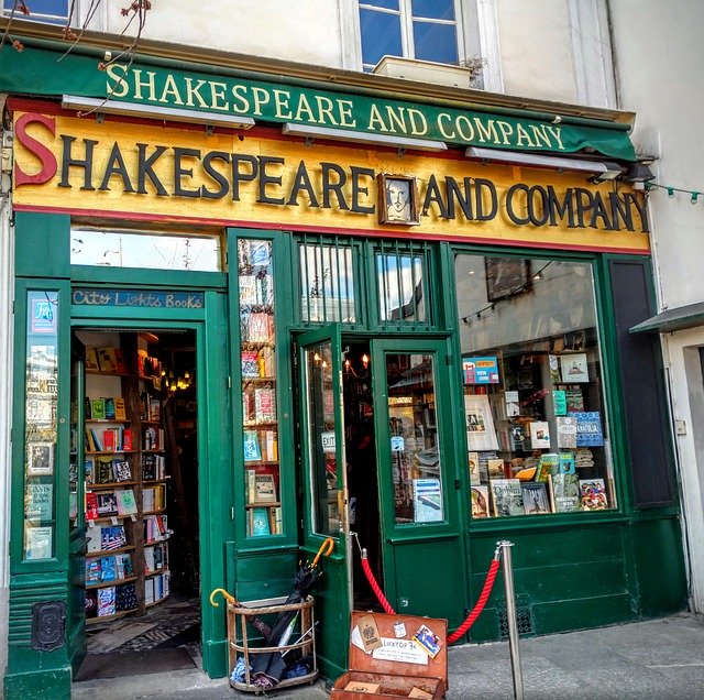 The Remarkable Story of the Shakespeare and Company Bookstore AESU